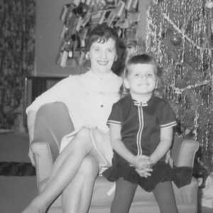 Meet your Posher, Lora